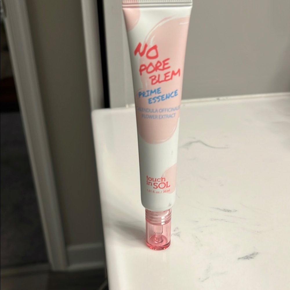 Touch in Sol No Pore Blem Prime Essence - Pink. Nwot or box